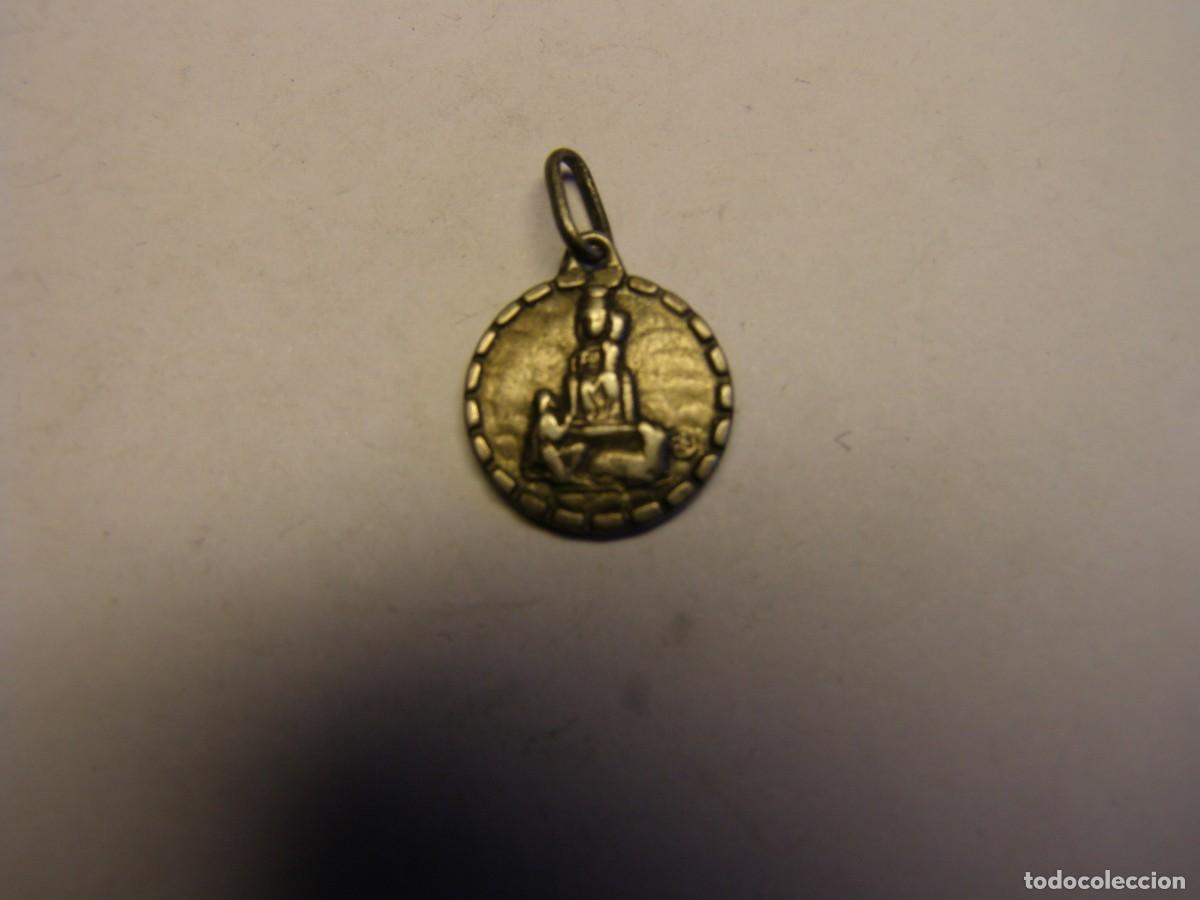 Antig&uuml;edades: Antigua medalla de plata de la Virgen. - Foto 1