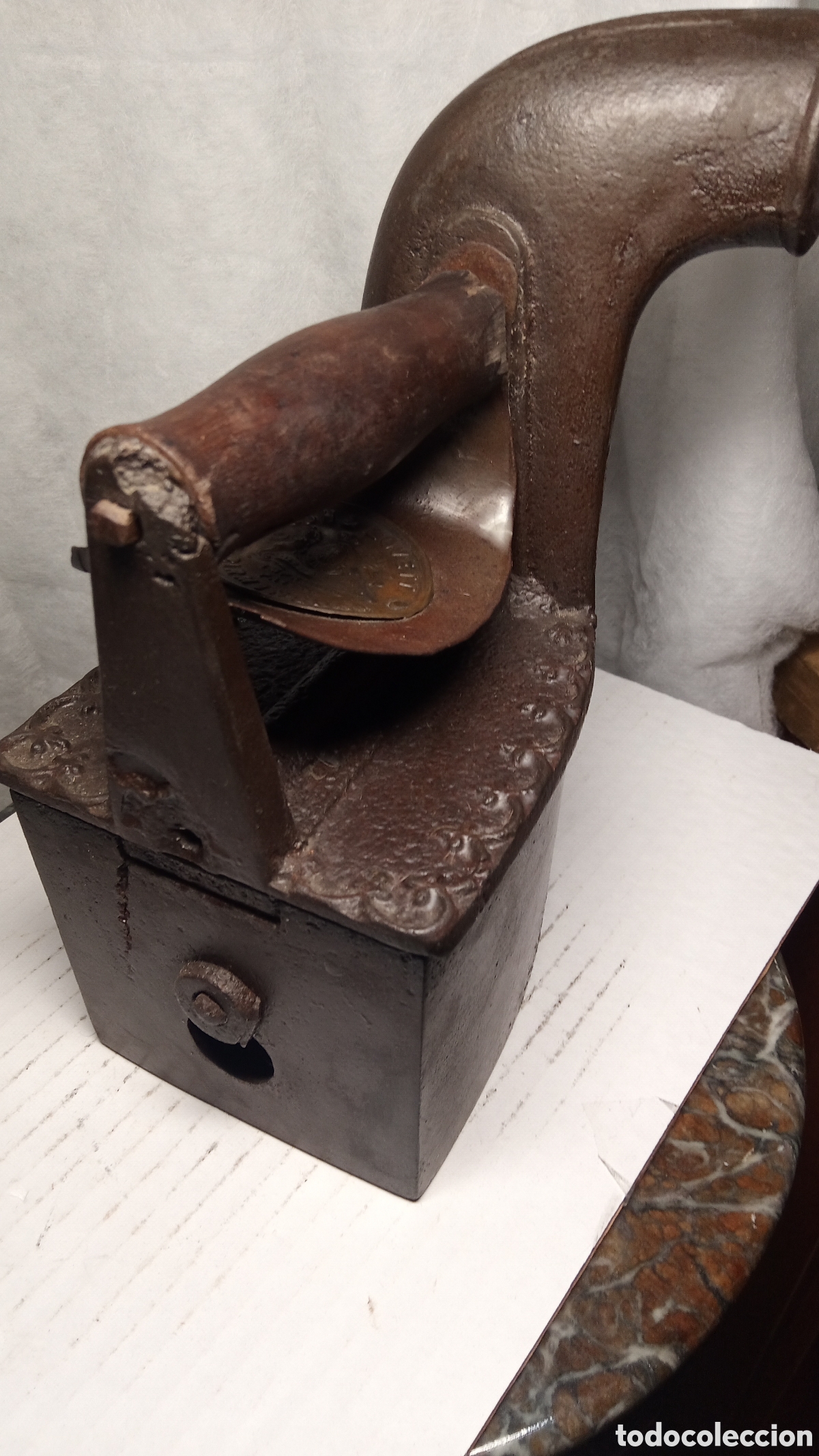Antig&uuml;edades: antigua Plancha de Hierro con asa de madera - Foto 4