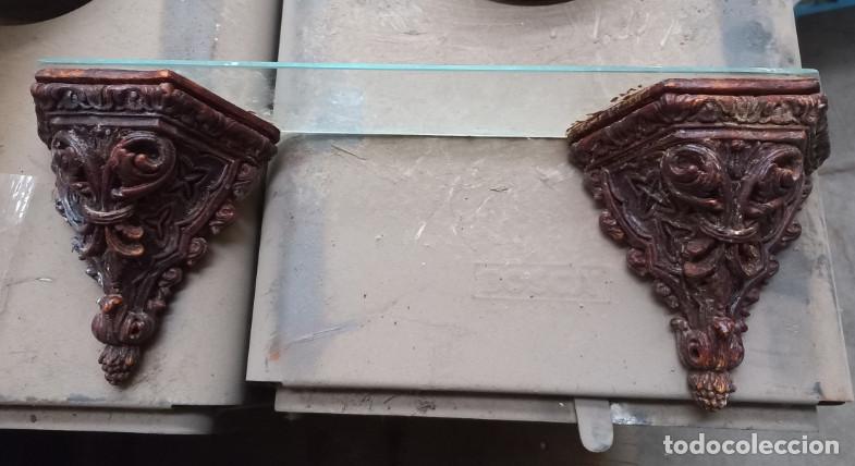 Antig&uuml;edades: MENSULA DE CRISTAL CON DOS TOCONES DE MADERA - Foto 1
