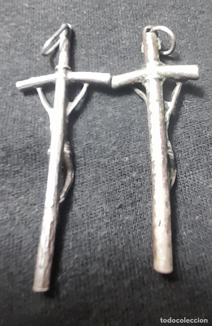 Antig&uuml;edades: 2 crucifijos plata - Foto 2