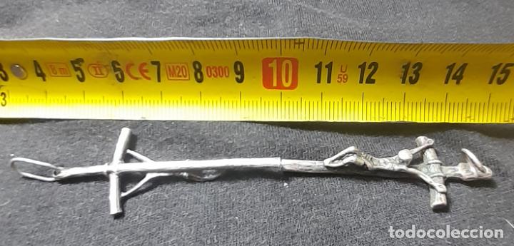 Antig&uuml;edades: 2 crucifijos plata - Foto 3