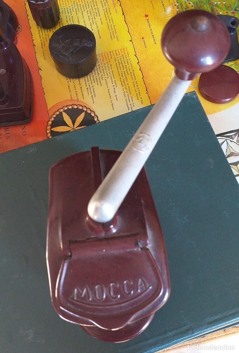 Antig&uuml;edades: Molinillo cafe de baquelita antiguo - Mocca - marca KYM