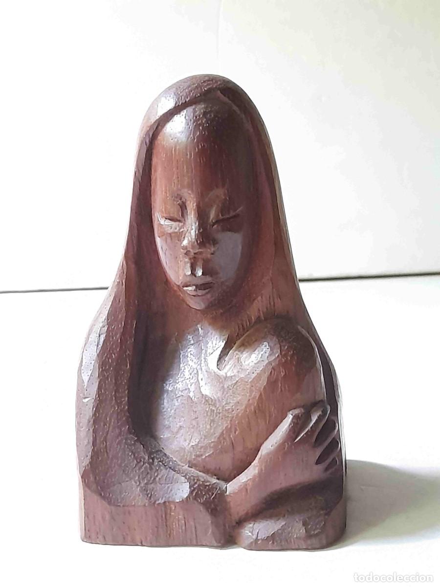 Antig&uuml;edades: figura de madera tallada - Foto 1