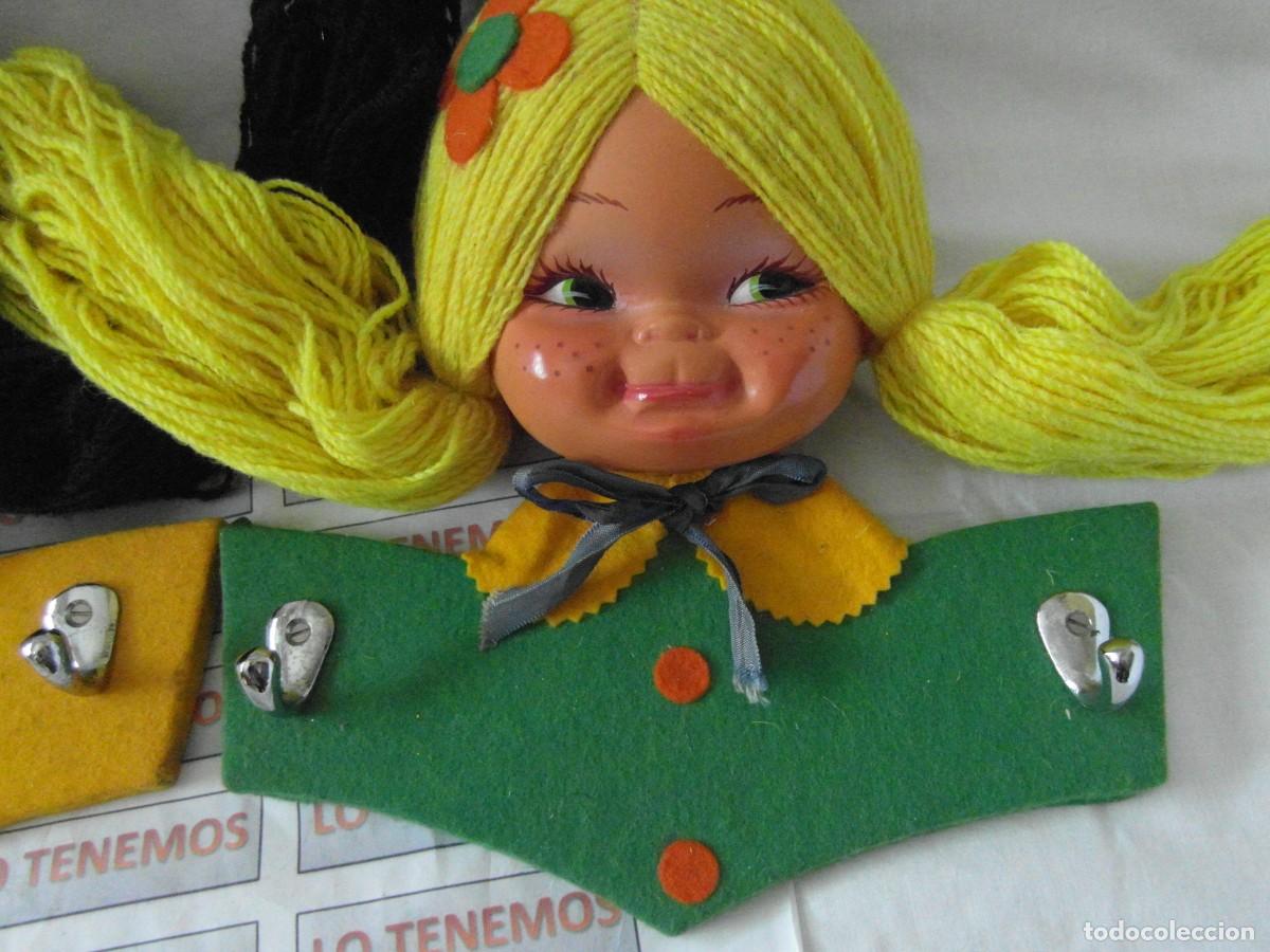 Antig&uuml;edades: Lote de 2 perchas de madera infantiles de pared - Foto 6