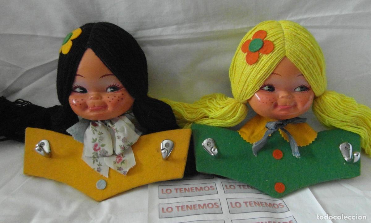 Antig&uuml;edades: Lote de 2 perchas de madera infantiles de pared - Foto 9