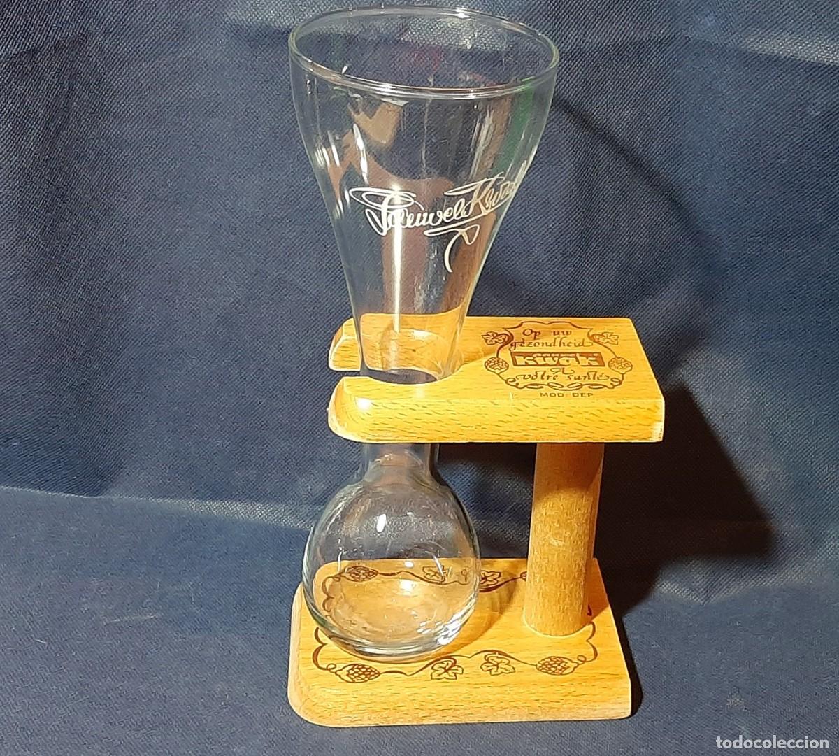 Antig&uuml;edades: Copa de cerveza Kwak con soporte de madera - Foto 1