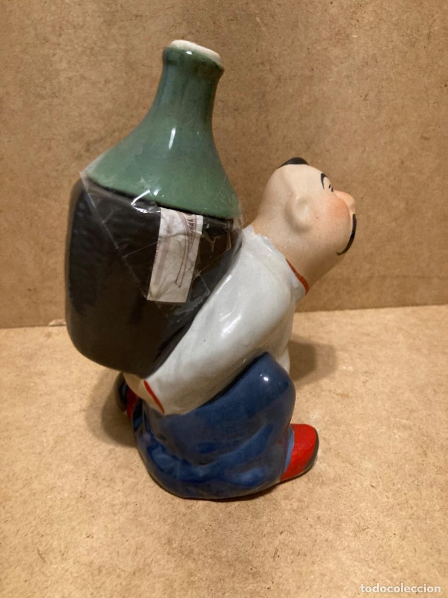 Antig&uuml;edades: Figura de cer&aacute;mica botella de vodka - Foto 5