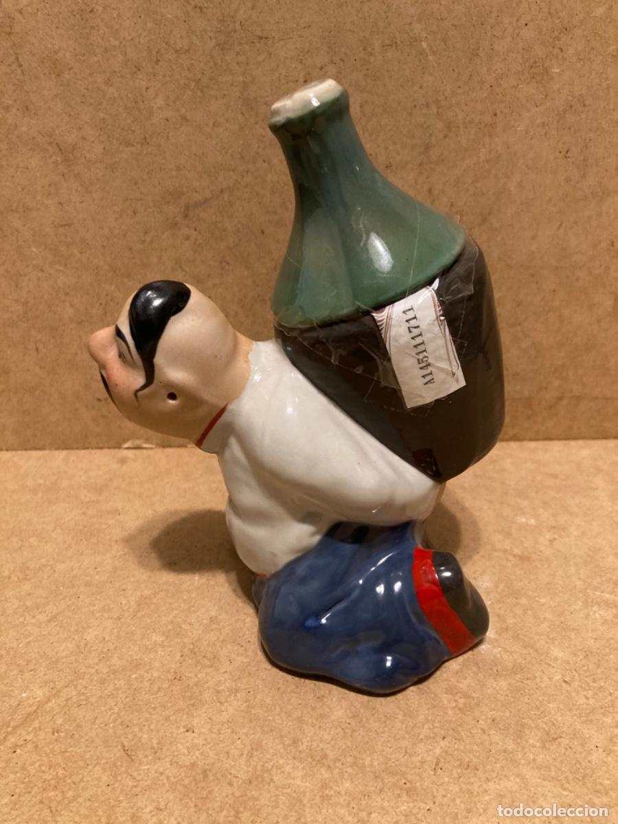 Antig&uuml;edades: Figura de cer&aacute;mica botella de vodka - Foto 8