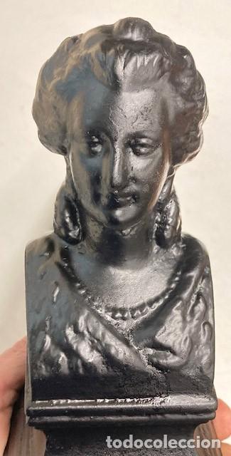 Antig&uuml;edades: Pareja de morillos dama con collar - Foto 1