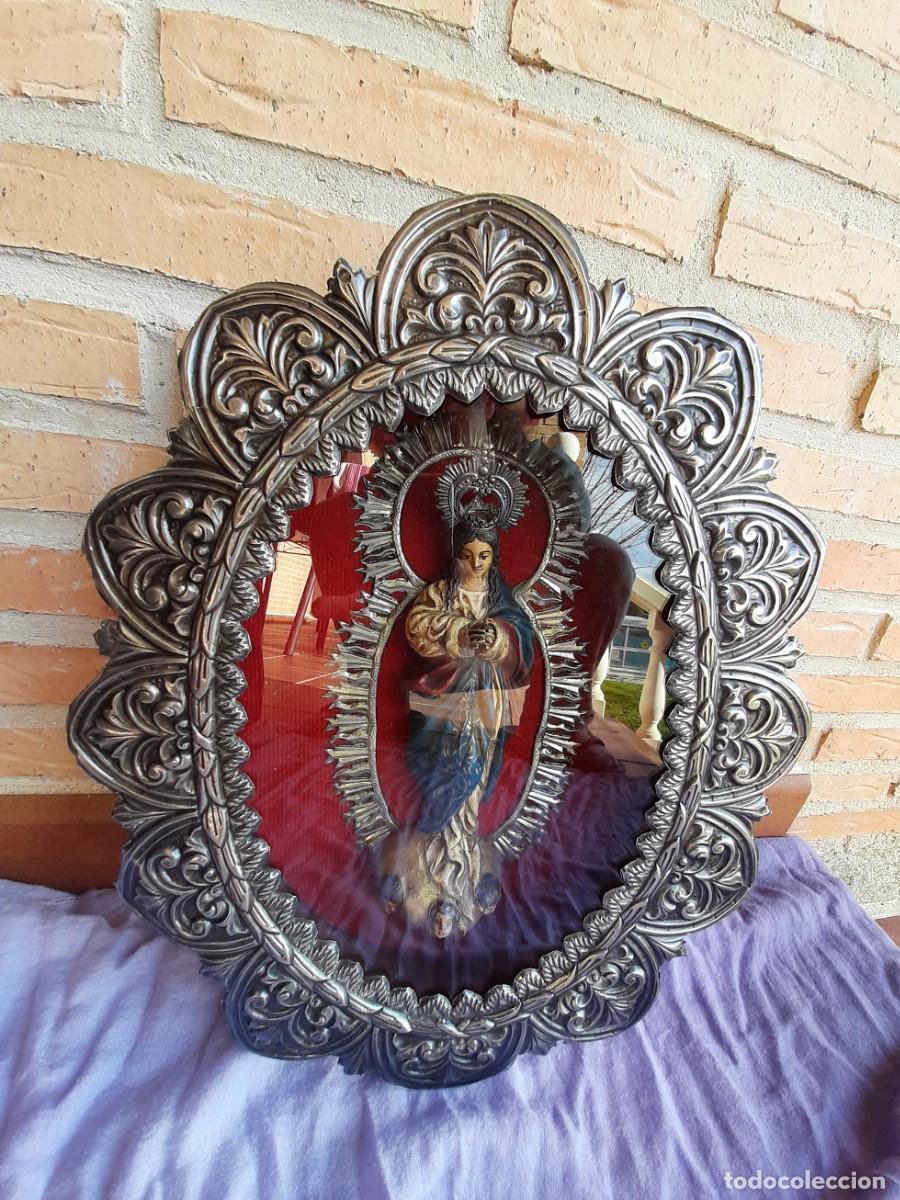 Antig&uuml;edades: CAPILLA REPUJADA CON TALLA DE LA VIRGEN DE GUADALUPE - Foto 1