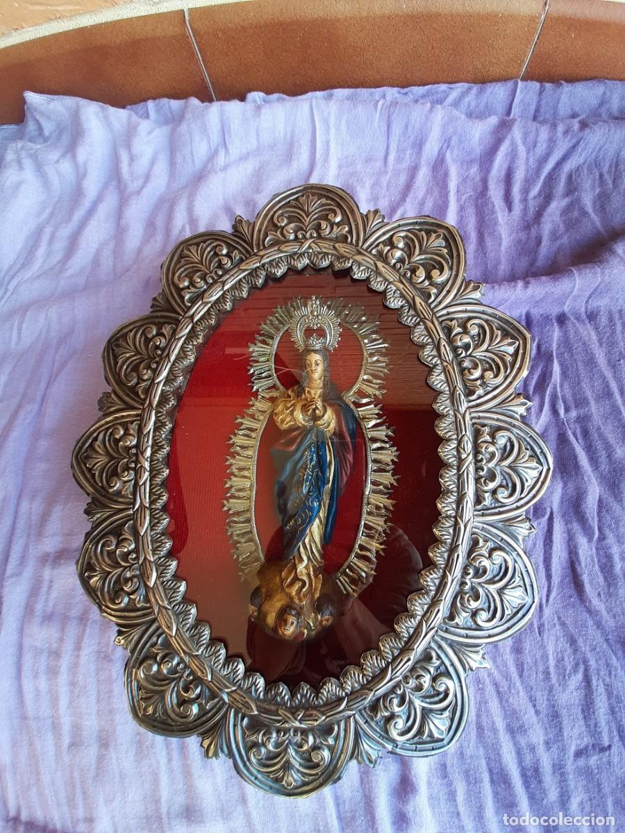 Antig&uuml;edades: CAPILLA REPUJADA CON TALLA DE LA VIRGEN DE GUADALUPE - Foto 2