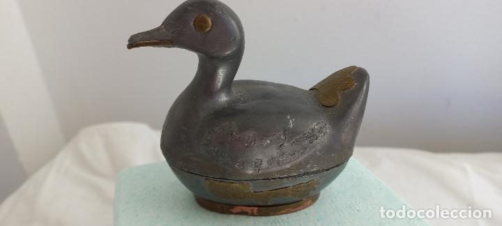 Oggetti Antichi: CAJA, CAJITA O FIGURA DE PATO DE PELTRE ESTA&Ntilde;O Y LAT&Oacute;N O SIMILAR . PEWTER.