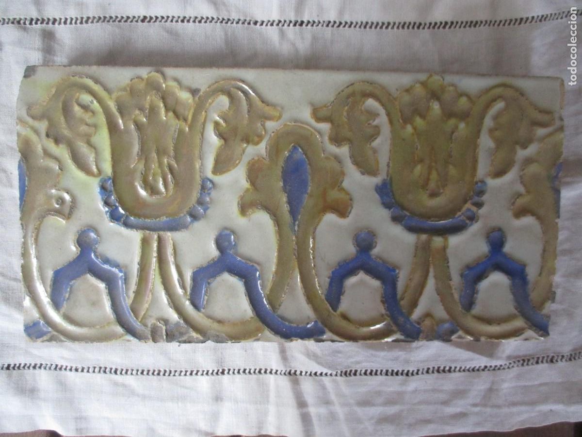 Antig&uuml;edades: Azulejo siglo XIX reflejos - Foto 1