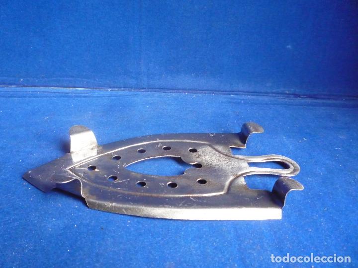 Antig&uuml;edades: SOPORTE PLANCHA HIERRO - Foto 2