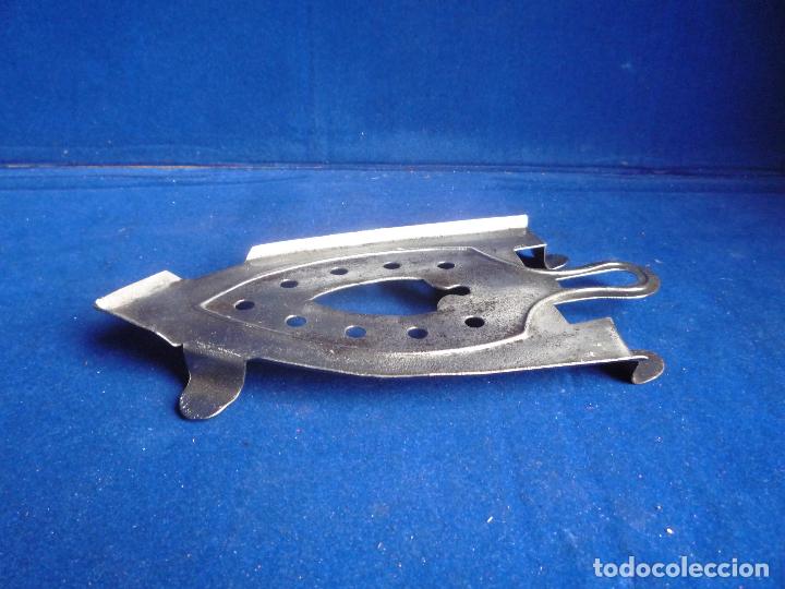 Antig&uuml;edades: SOPORTE PLANCHA HIERRO - Foto 1