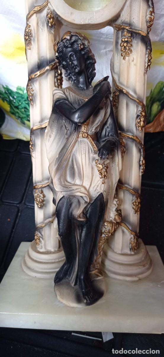 Antig&uuml;edades: GRAN FIGURA DE RESINA APROX 40 cm.