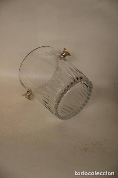 Antig&uuml;edades: cubitera cristal y plata de ley - Foto 2