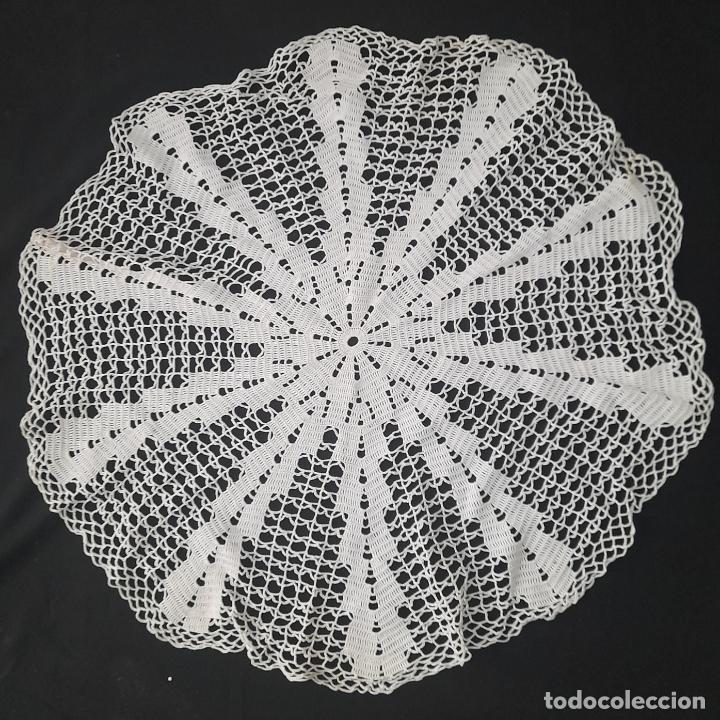 Antig&uuml;edades: Crochet tapete para mesa - Foto 1