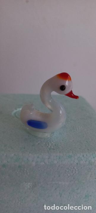 Antiquit&auml;ten: Mini figurita de cisne de cristal o vidrio soplado blanco. Figura miniatura casa mu&ntilde;ecas, decoraci&oacute;n