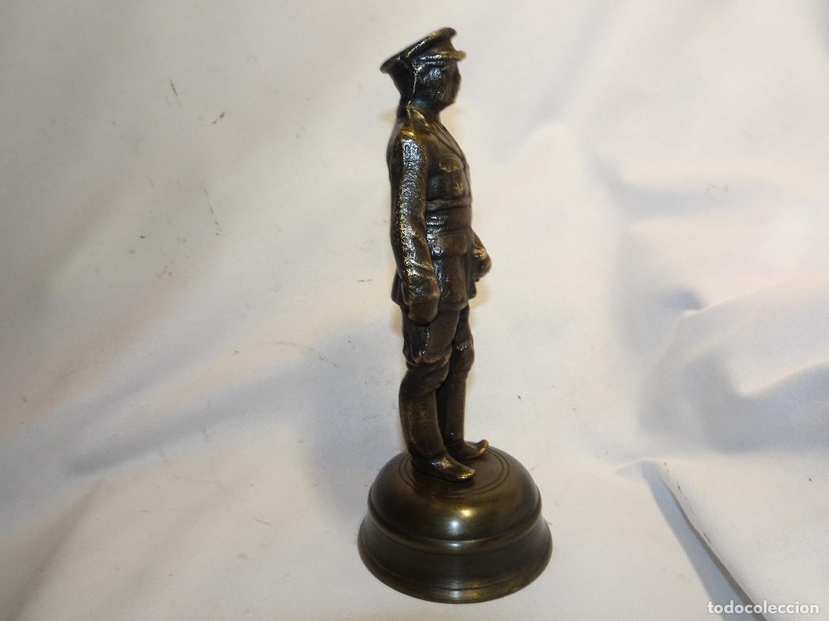 Antig&uuml;edades: Figura Franco en bronce - Foto 2