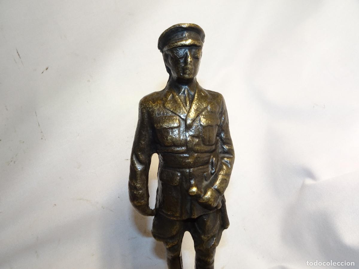 Antig&uuml;edades: Figura Franco en bronce - Foto 5