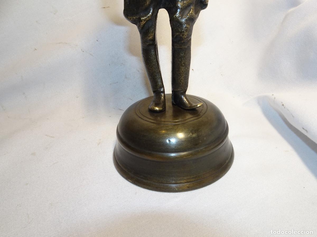 Antig&uuml;edades: Figura Franco en bronce - Foto 6