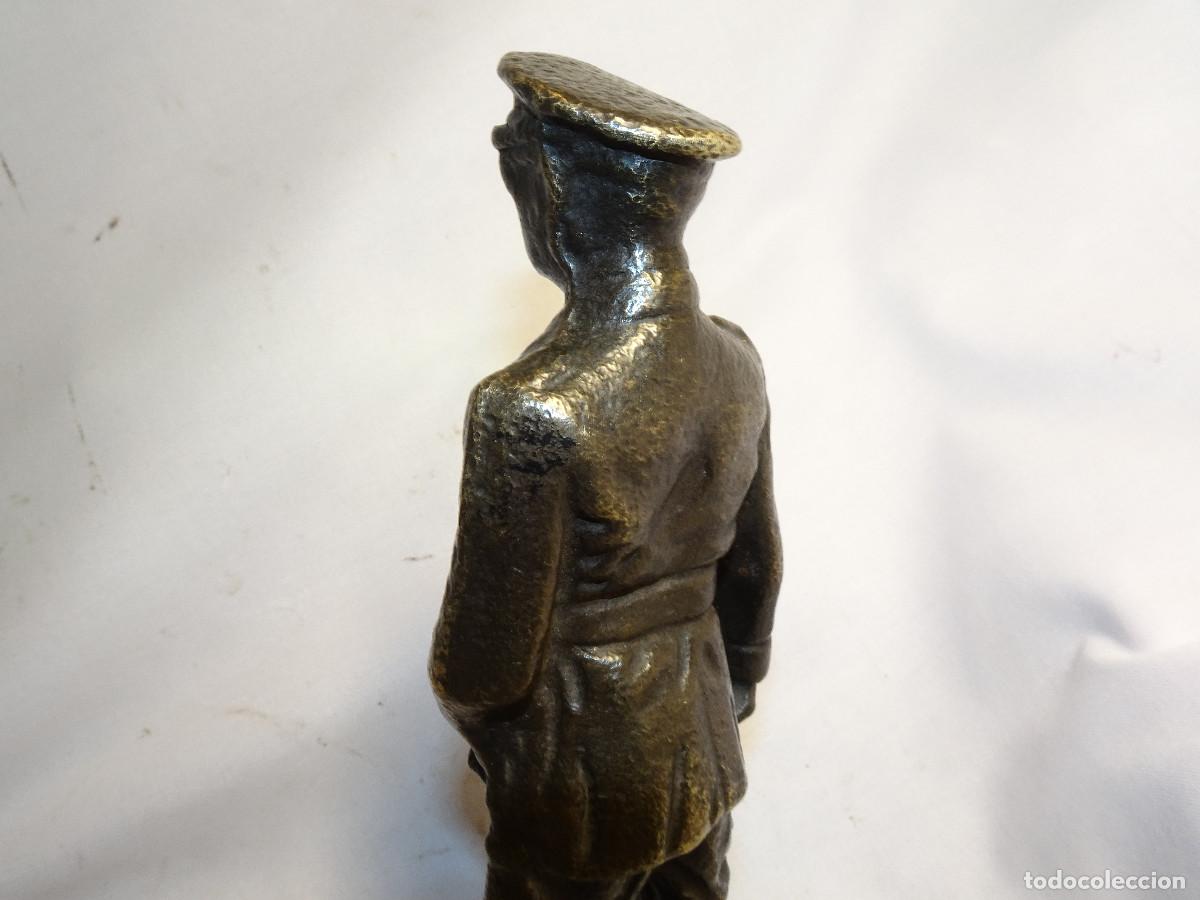 Antig&uuml;edades: Figura Franco en bronce - Foto 8