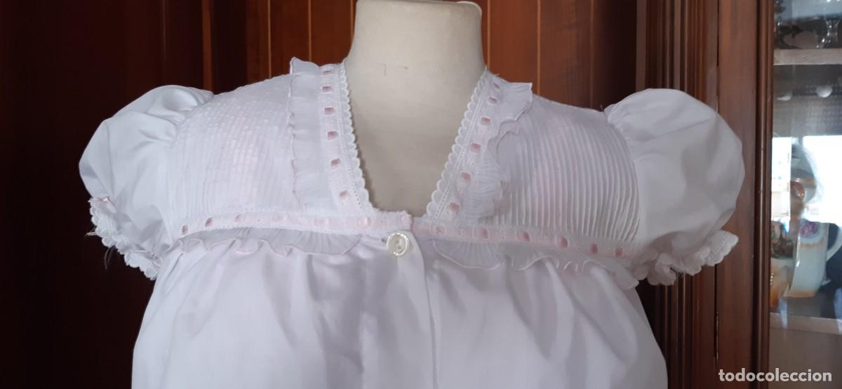 Antig&uuml;edades: BONITO CONJUNTO DE BATA Y CAMISON. - Foto 2