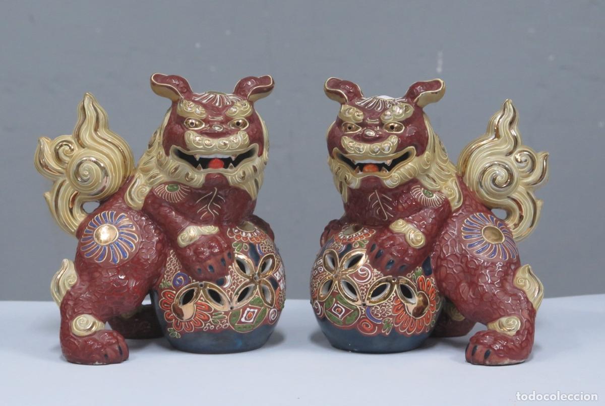 Antig&uuml;edades: PAREJA DE LEONES DE FOO. SATSUMA. JAPON - Foto 1