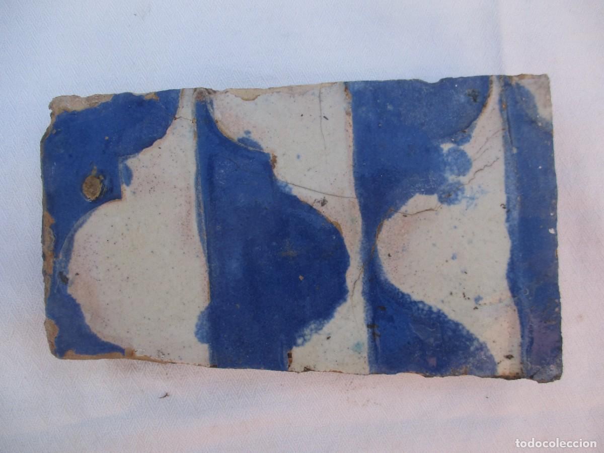 Antig&uuml;edades: Azulejo de Triana siglo XVI - Foto 1
