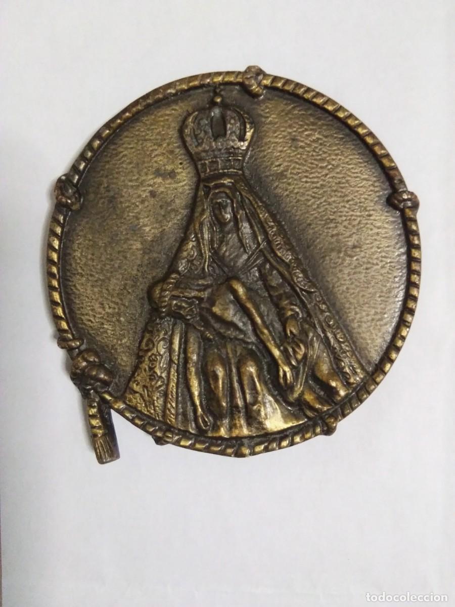 Antig&uuml;edades: Medall&oacute;n en bronce Virgen Dolorosa - Foto 1