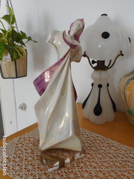 Antig&uuml;edades: ANTIGUA FIGURA DE PORCELANA GALO'S GALOS GALICIA ESTILO ART DECO SIGLO XX. NUMERADA