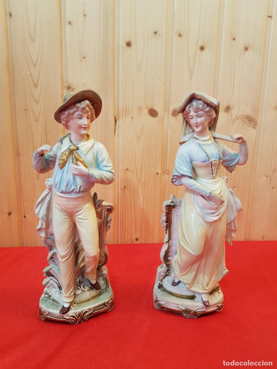 Antig&uuml;edades: PAREJA PORCELANA BISCUIT- - Foto 1