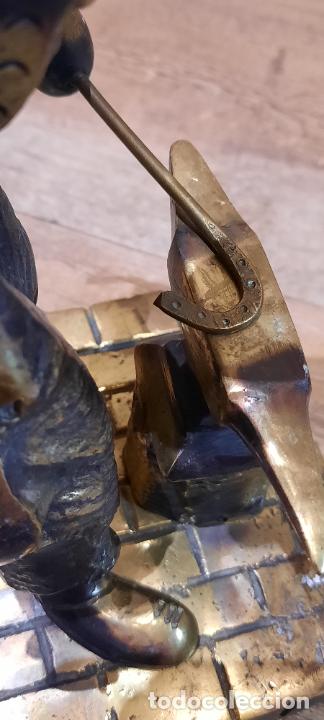 Antig&uuml;edades: FIGURA DE BRONCE HERRERO EN FRAGUA - Foto 4