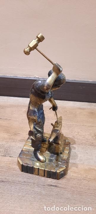 Antig&uuml;edades: FIGURA DE BRONCE HERRERO EN FRAGUA - Foto 8