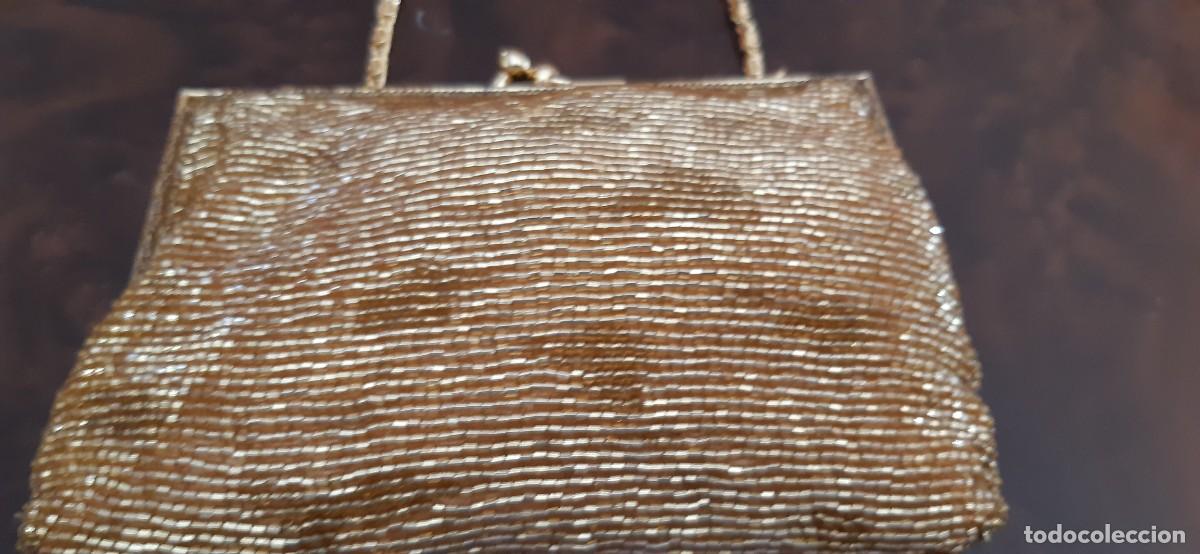 Antig&uuml;edades: BONITO BOLSO DORADO DE AVALORIOS. - Foto 2