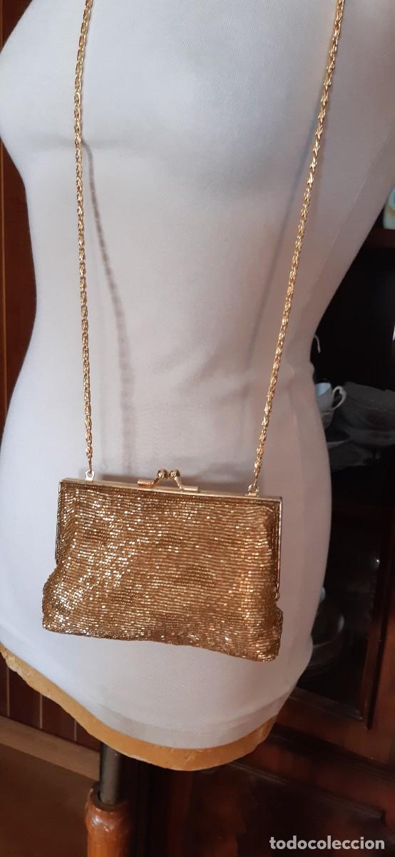 Antig&uuml;edades: BONITO BOLSO DORADO DE AVALORIOS. - Foto 4