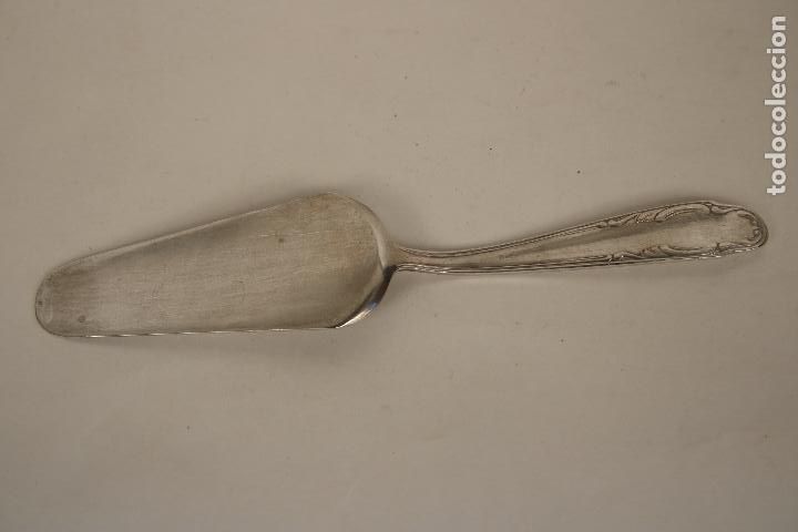 Antig&uuml;edades: pala de servir con plata de ley punzonada - Foto 2