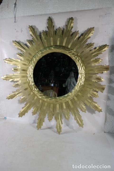 Antig&uuml;edades: espejo sol de madera - Foto 3