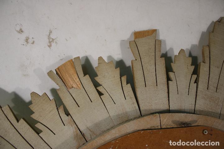 Antig&uuml;edades: espejo sol de madera - Foto 5