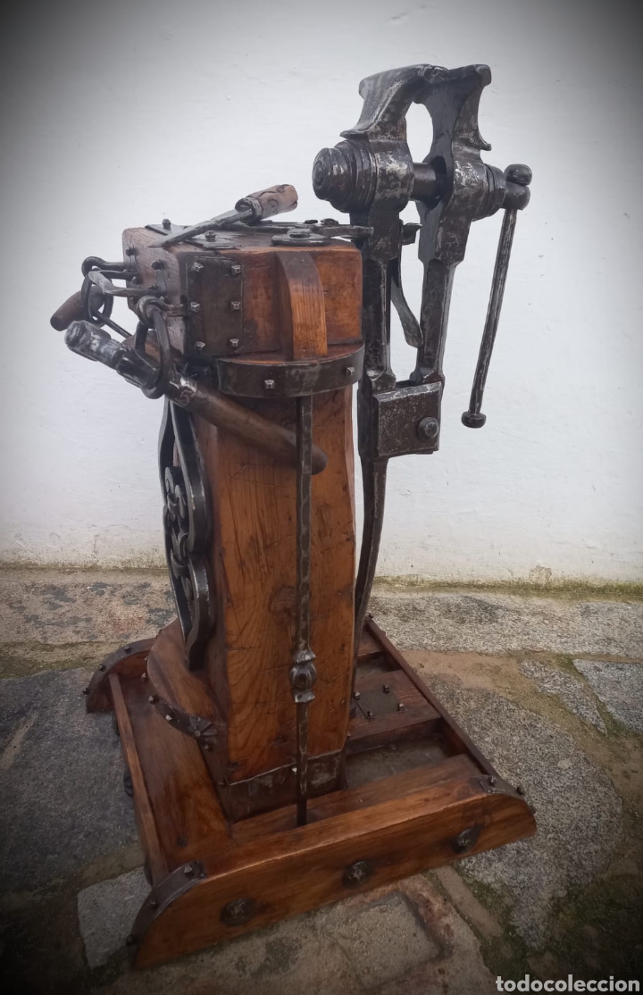 Antig&uuml;edades: Torno antig&uuml;o de madera y forja - Foto 2