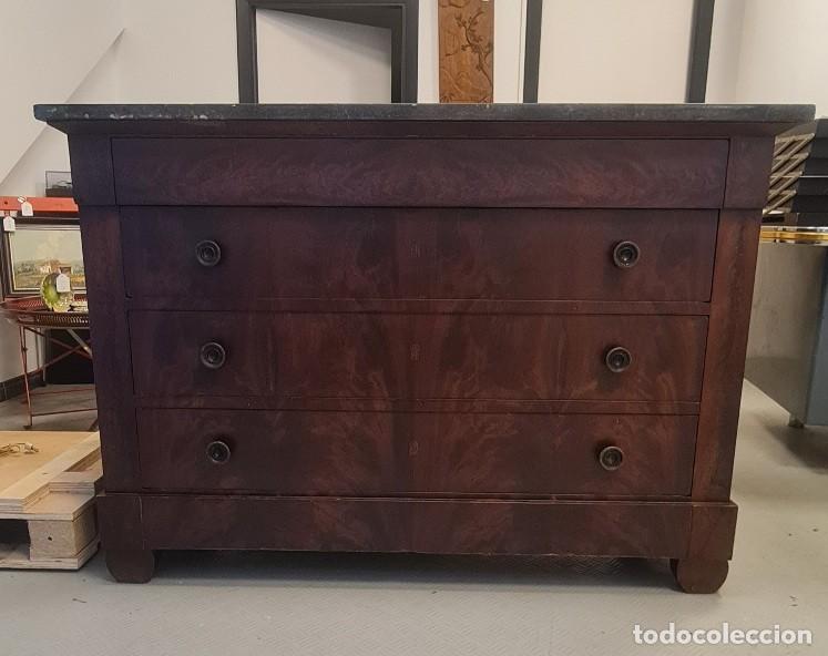 Antig&uuml;edades: C&oacute;moda francesa imperio en palma de Caoba - Foto 2