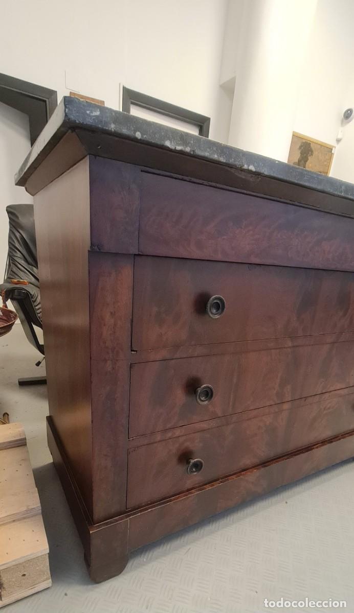Antig&uuml;edades: C&oacute;moda francesa imperio en palma de Caoba - Foto 3