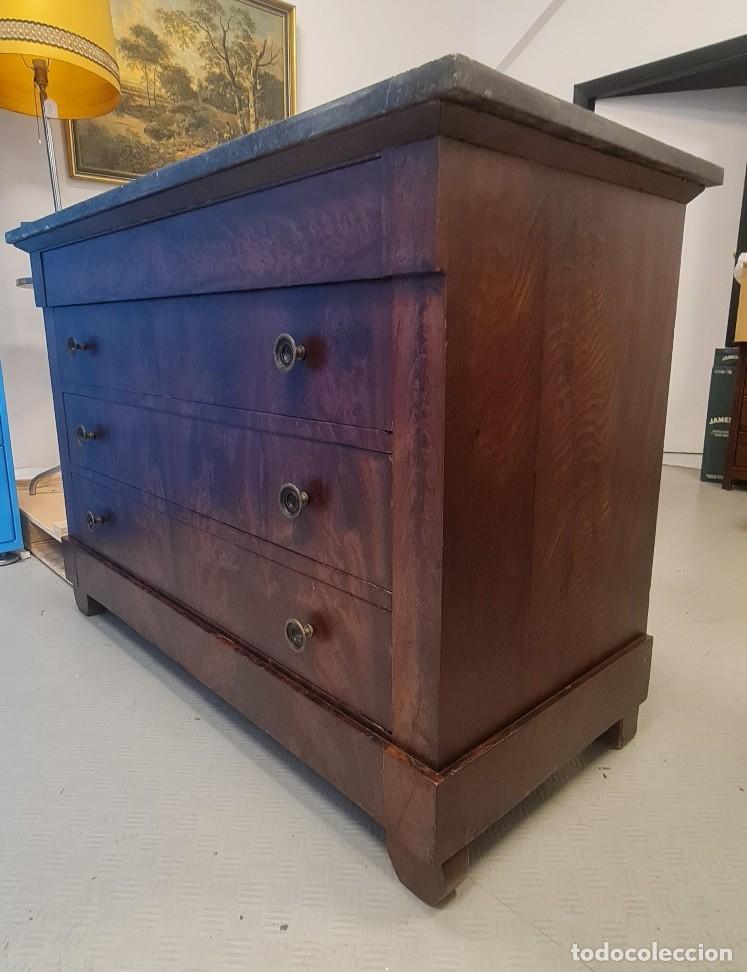 Antig&uuml;edades: C&oacute;moda francesa imperio en palma de Caoba - Foto 4