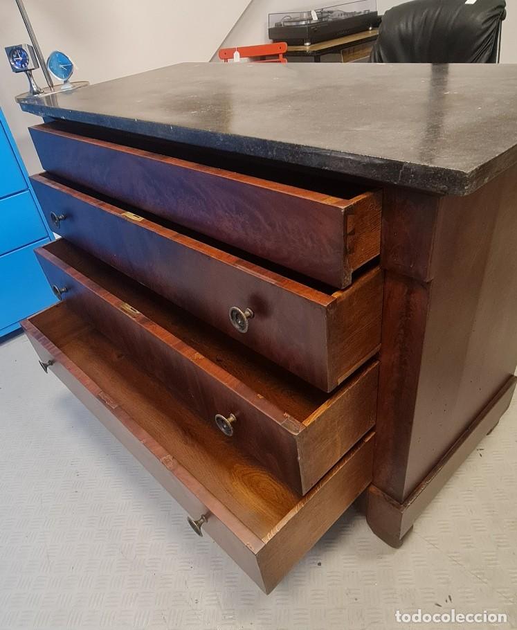 Antig&uuml;edades: C&oacute;moda francesa imperio en palma de Caoba - Foto 5