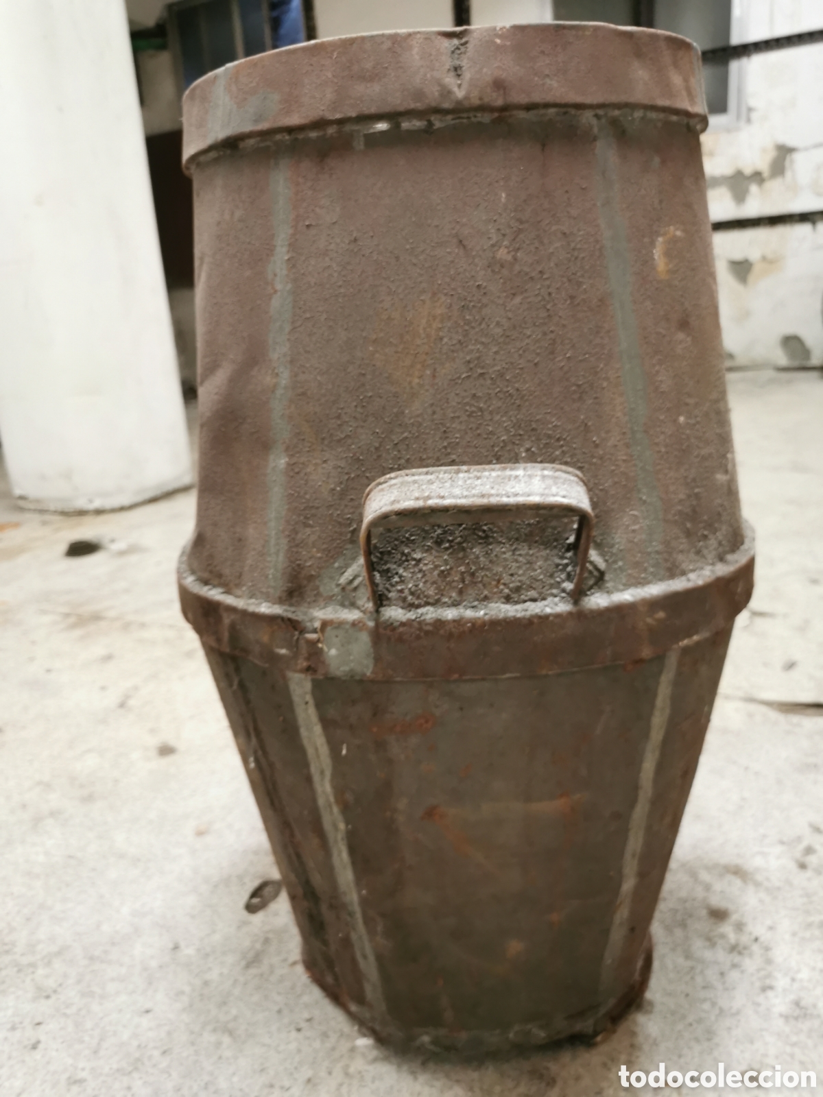 Antig&uuml;edades: Recipiente, tinaja antigua zinc - Foto 3
