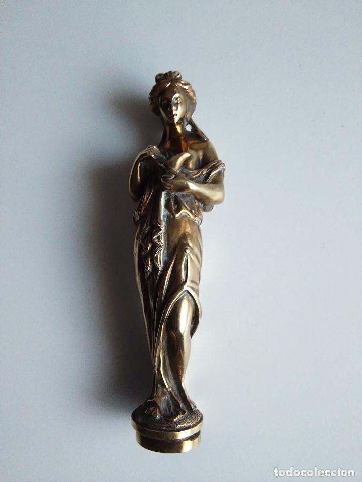 Antig&uuml;edades: FIGURA MUJER O DIOSA BRONCE - Foto 2