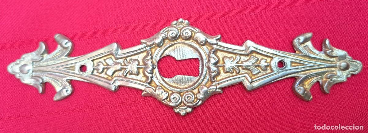 Antig&uuml;edades: Escudo boca llave de bronce, siglo XIX - Foto 2