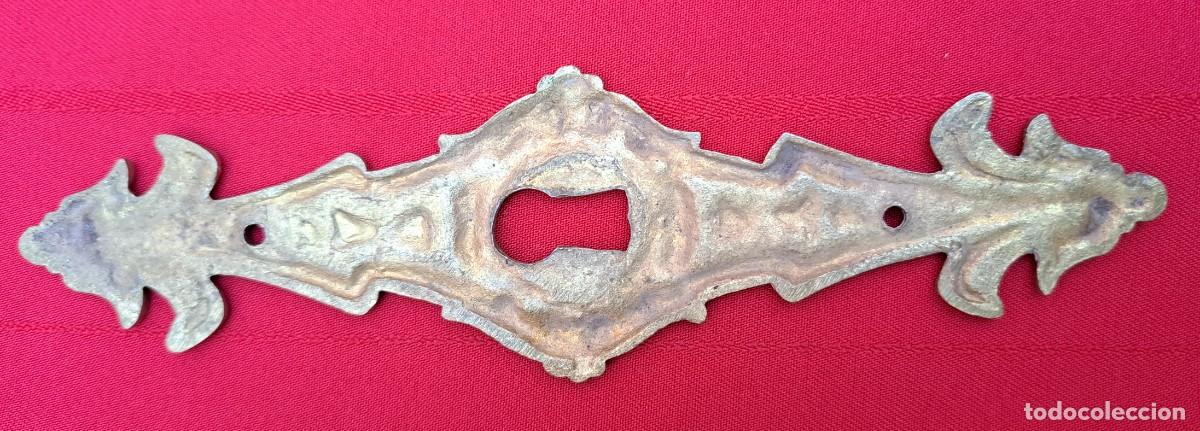 Antig&uuml;edades: Escudo boca llave de bronce, siglo XIX - Foto 4