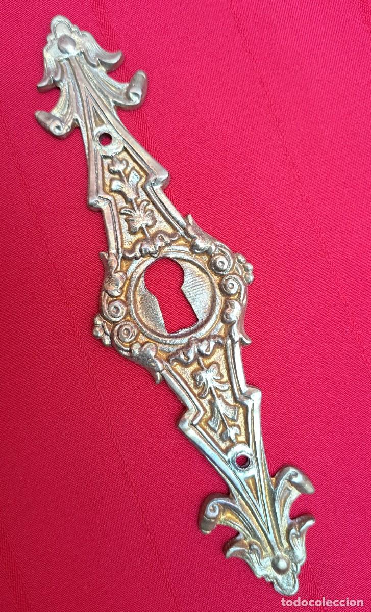 Antig&uuml;edades: Escudo boca llave de bronce, siglo XIX - Foto 5